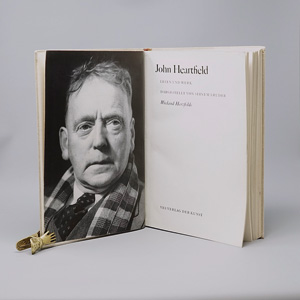 Los 3233 - Malik-Verlag und J. Heartfield - Handbibliothek eines Sammlers. 40 Bde. - 0 - thumb