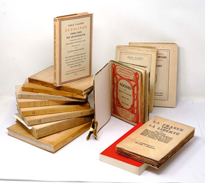 Lot 3383, Auction  125, Valéry, Paul, Konvolut von 41 Bänden, meist in erster Ausgabe. Paris, verschiedene Verlage (meist Gallimard), 1924-1960