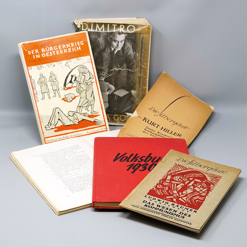 Lot 3045, Auction  125, Braunbuch II und Heartfield, John - Illustr., Dimitroff contra Goering. Paris 1934. Mit Schutzumschlag von J. Heartfield. 5 Beigaben