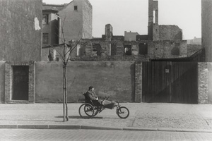 Lot 4182, Auction  126, McBride, Will, Kriegsversehrter im Rollstuhl, Berlin