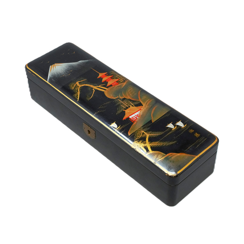 Lot 643, Auction 126, Japanische Lackdose mit Golddekor, Fubako-Briefschatulle mit Landschaftsdekor in Gold- und Rotlack